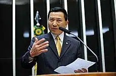 Aposentados com mais de 70 anos poderão ser dispensados da declaração do IR