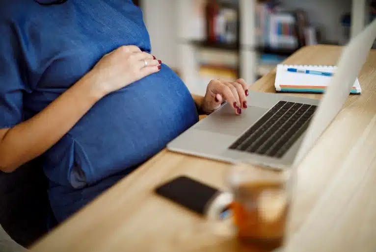 Nova decisão enquadra o salário de gestante afastada em razão da pandemia como salário-maternidade