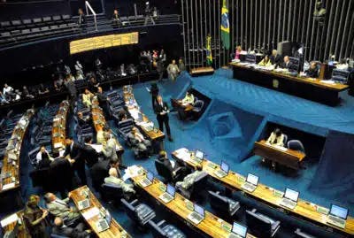 Aposentadoria especial para garis está pronta para ser votada em Plenário