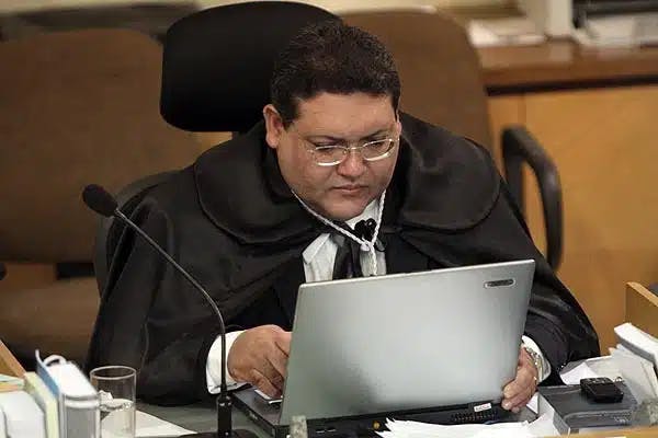 Segurado pode renunciar à aposentadoria com o propósito de obter outro benefício (desaposentação)