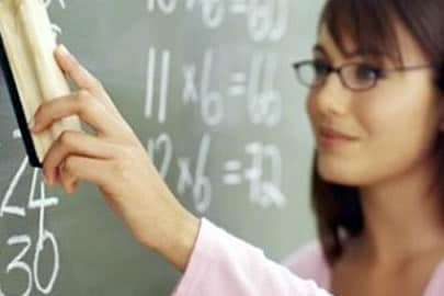 Professora poderá ganhar mais se adiar aposentadoria em SP