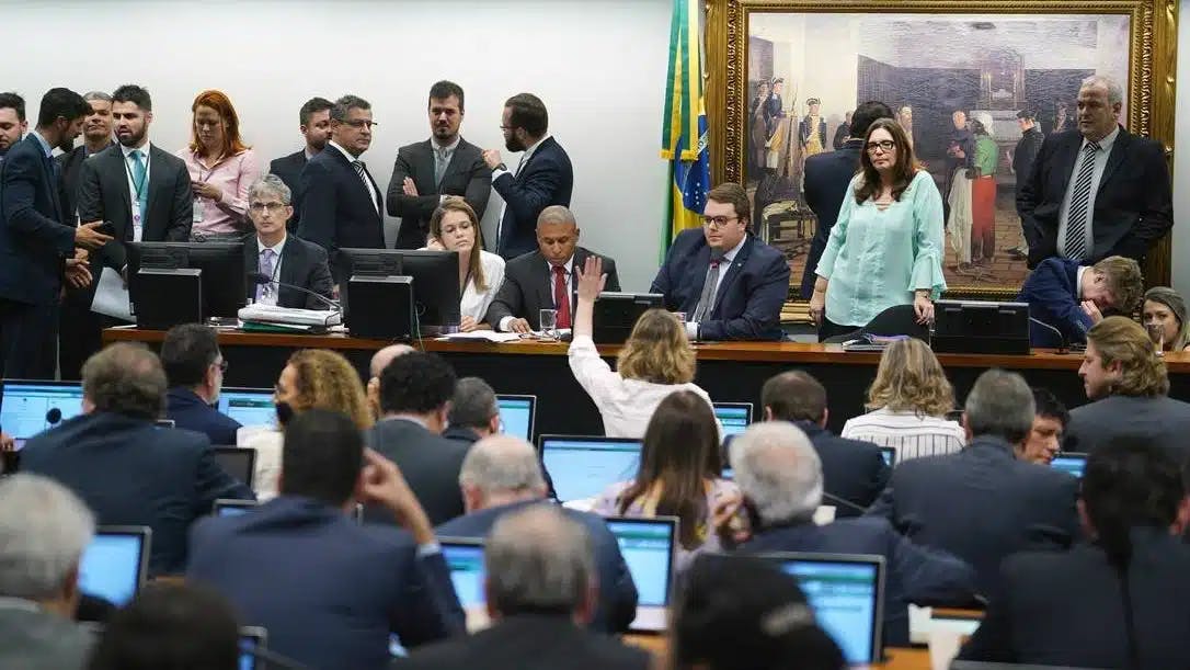 CCJ aprova parecer a favor da Reforma da Previdência