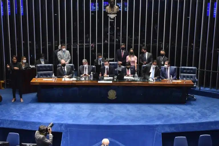 PEC dos Precatórios é promulgada parcialmente no Congresso