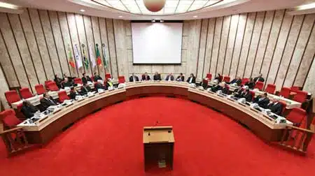 Sessão de julgamento na sede do Tribunal Regional Federal da 4ª Região - TRF4