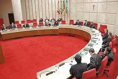 TNU entende que 25% de aposentadoria por invalidez pode ser concedido mesmo sem pedido na inicial