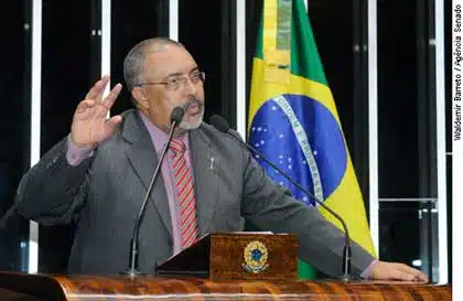 Paim pede fim do fator previdenciário