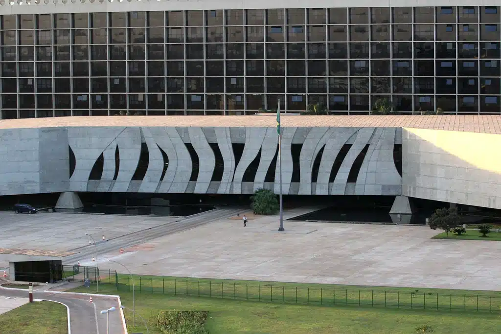 STJ decide que aviso prévio indenizado não conta como tempo de contribuição