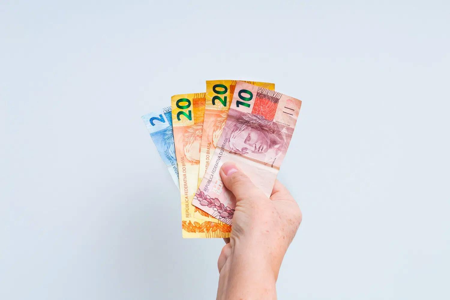 Portaria fixa o pagamento de R$600 do Auxílio-Brasil até dezembro de 2022