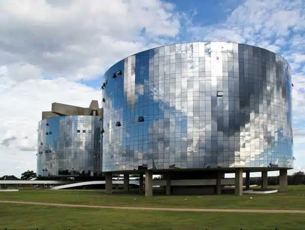 Procuradores ameaçam parar de fazer acordos judiciais para pressionar Governo