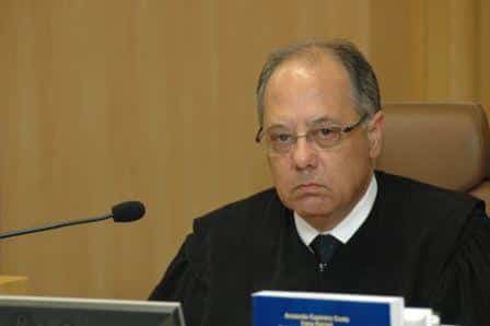 Recebimento de benefício previdenciário não impede trabalhador de receber pensão paga por empresa