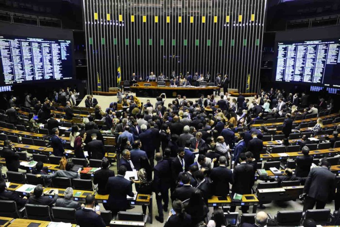 PEC dos Precatórios é aprovada em segundo turno na Câmara dos Deputados