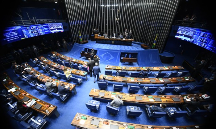 Senado aprova a PEC dos Precatórios e texto volta para a Câmara