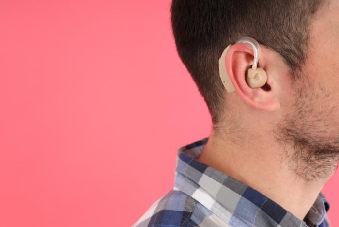 INSS busca facilitar o atendimento às pessoas com deficiência auditiva