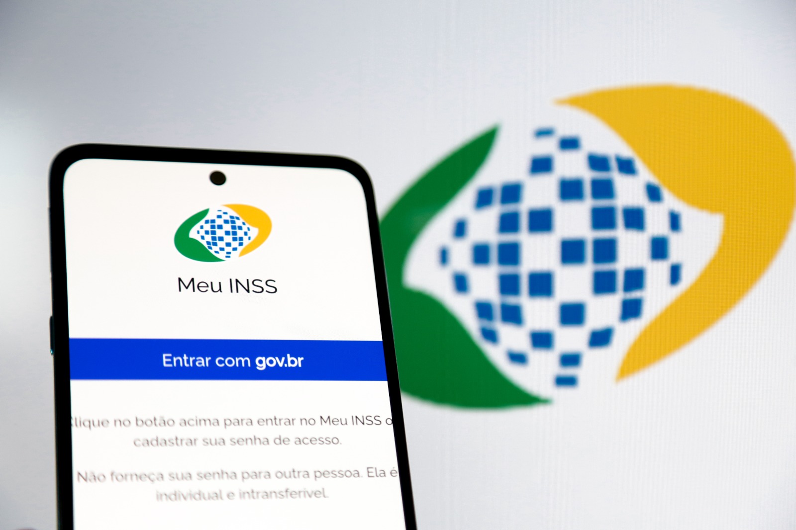 INSS deve liberar guias para corrigir CNIS após negar aposentadoria